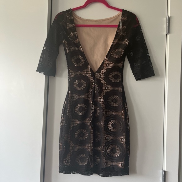 Sexy Tight fitted Black lace overlay dress with low back & cropped arm - Picture 3 of 6